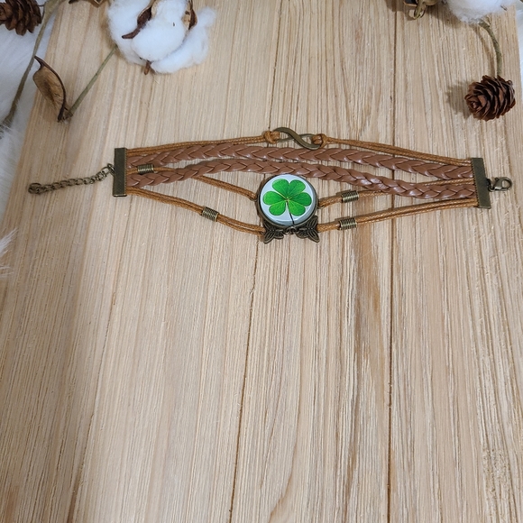 🍀🍀NEW🍀🍀SO PRETTY!! SHAMROCK Leather Bracelet 🍀🍀 - Picture 4 of 13